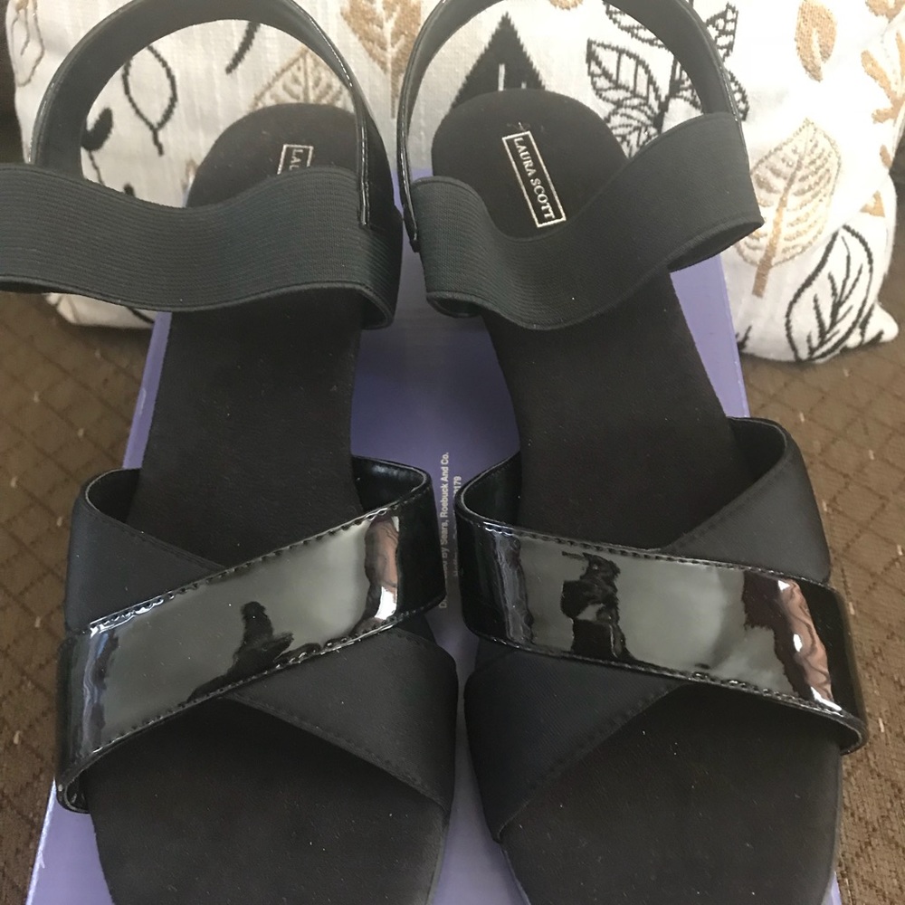 Laura Scott Heeled Sandal 💐